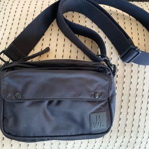 Madewell Sport Camera Bag in navy